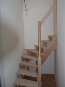 Petit escalier en chêne